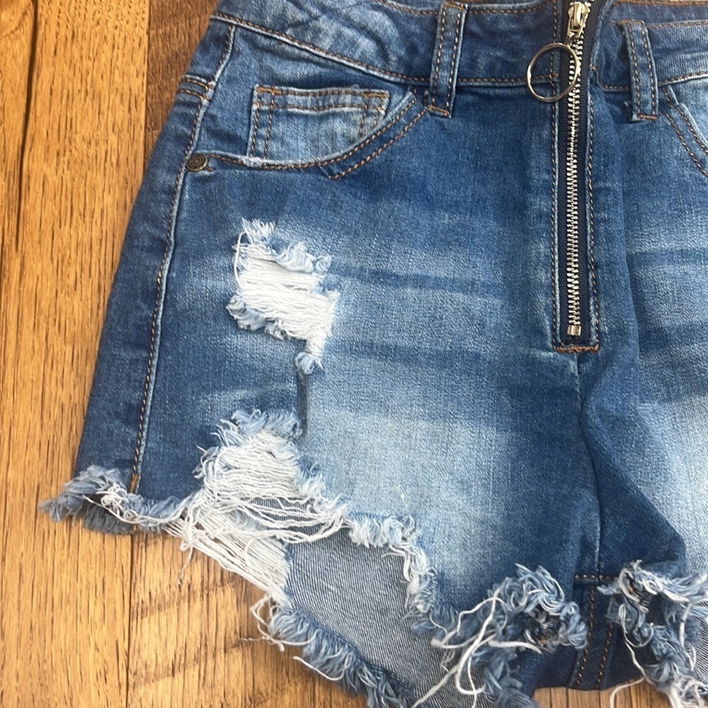 Machine Woman’s Ripped Shorts Size S - Picture 3 of 6